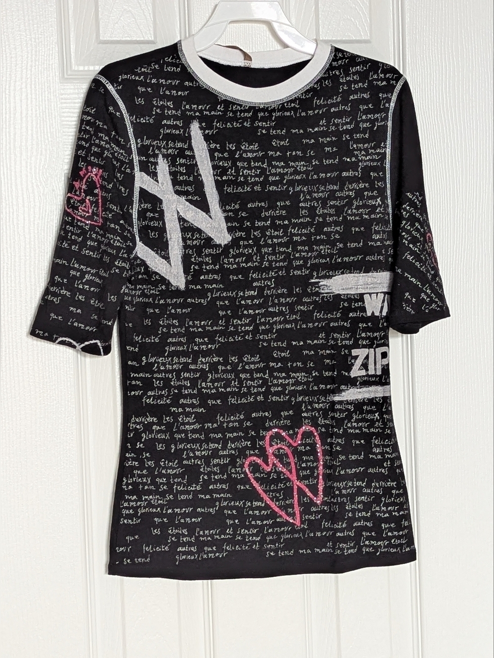 Women's (Size 10) Black "Amour" Graffiti Short-Sleeve Tee/Top w/Pink Sequins